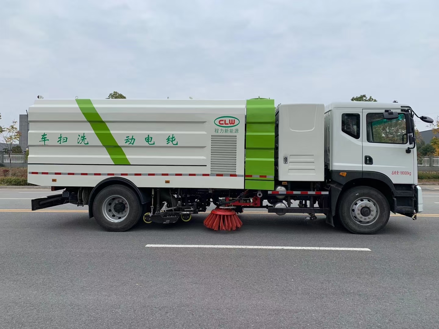 東風(fēng)華神純電動(dòng)洗掃車圖片3