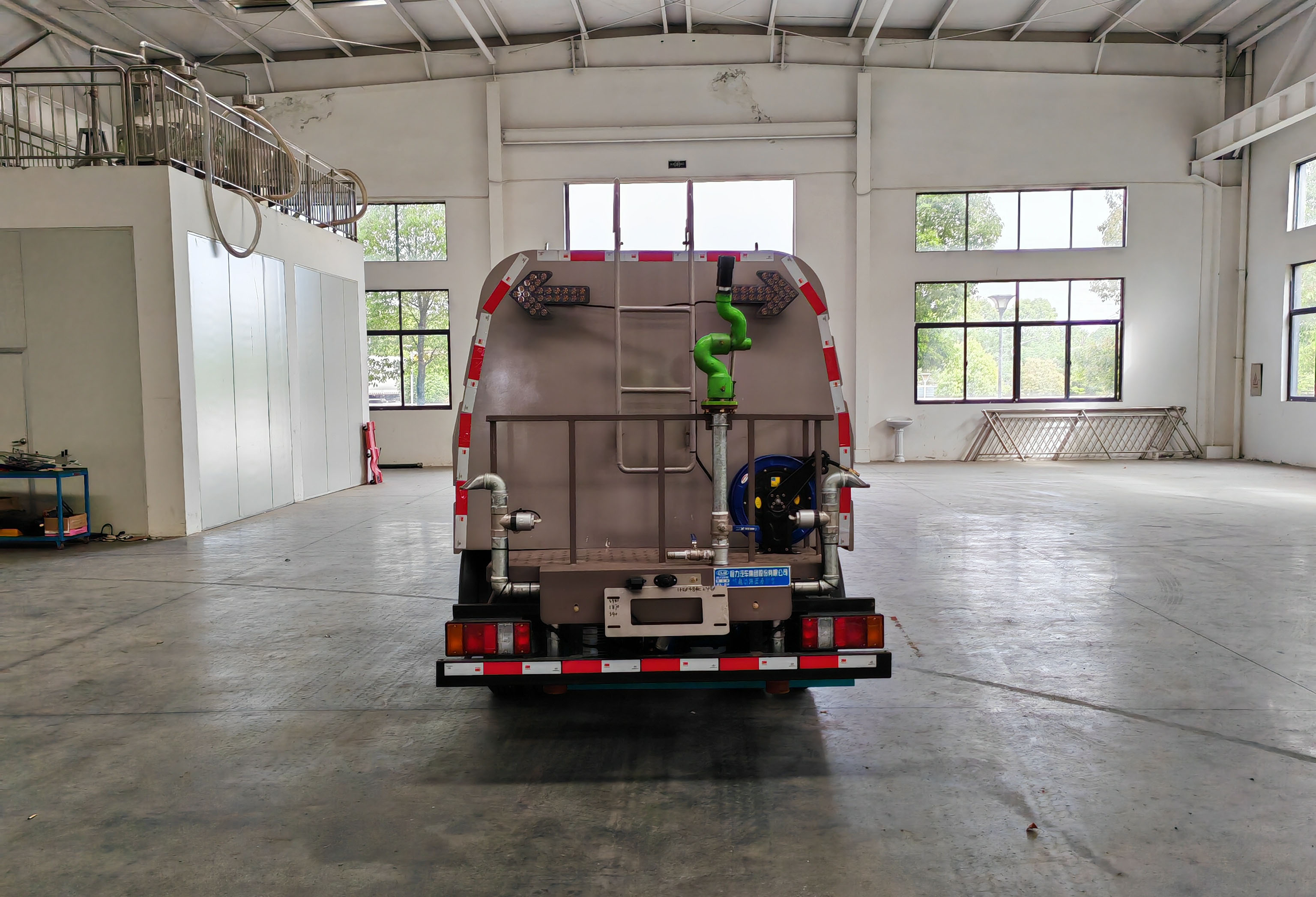 東風華神3方路面高端養護車圖片5