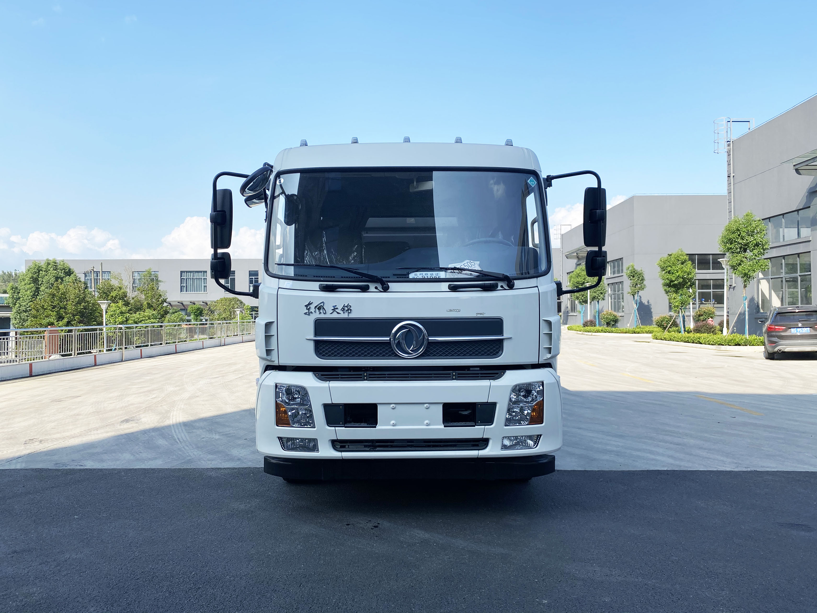 東風(fēng)天錦純電動多功能洗掃車圖片2