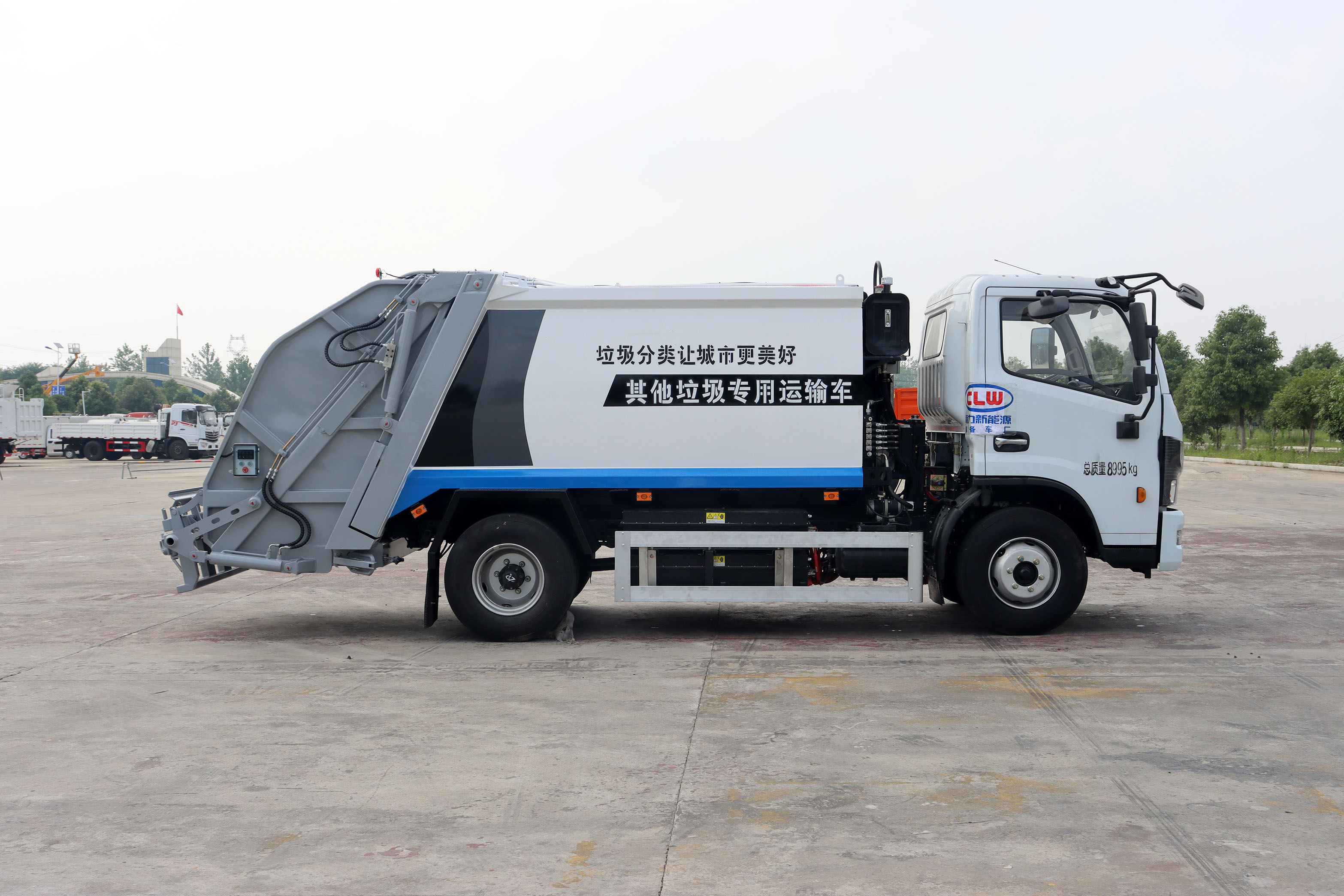 6方東風(fēng)凱普特純電動壓縮式垃圾車圖片3