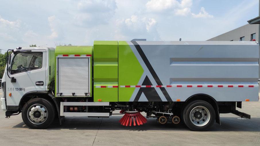 東風(fēng)凱普特型9方純電動高端多功能洗掃車圖片4