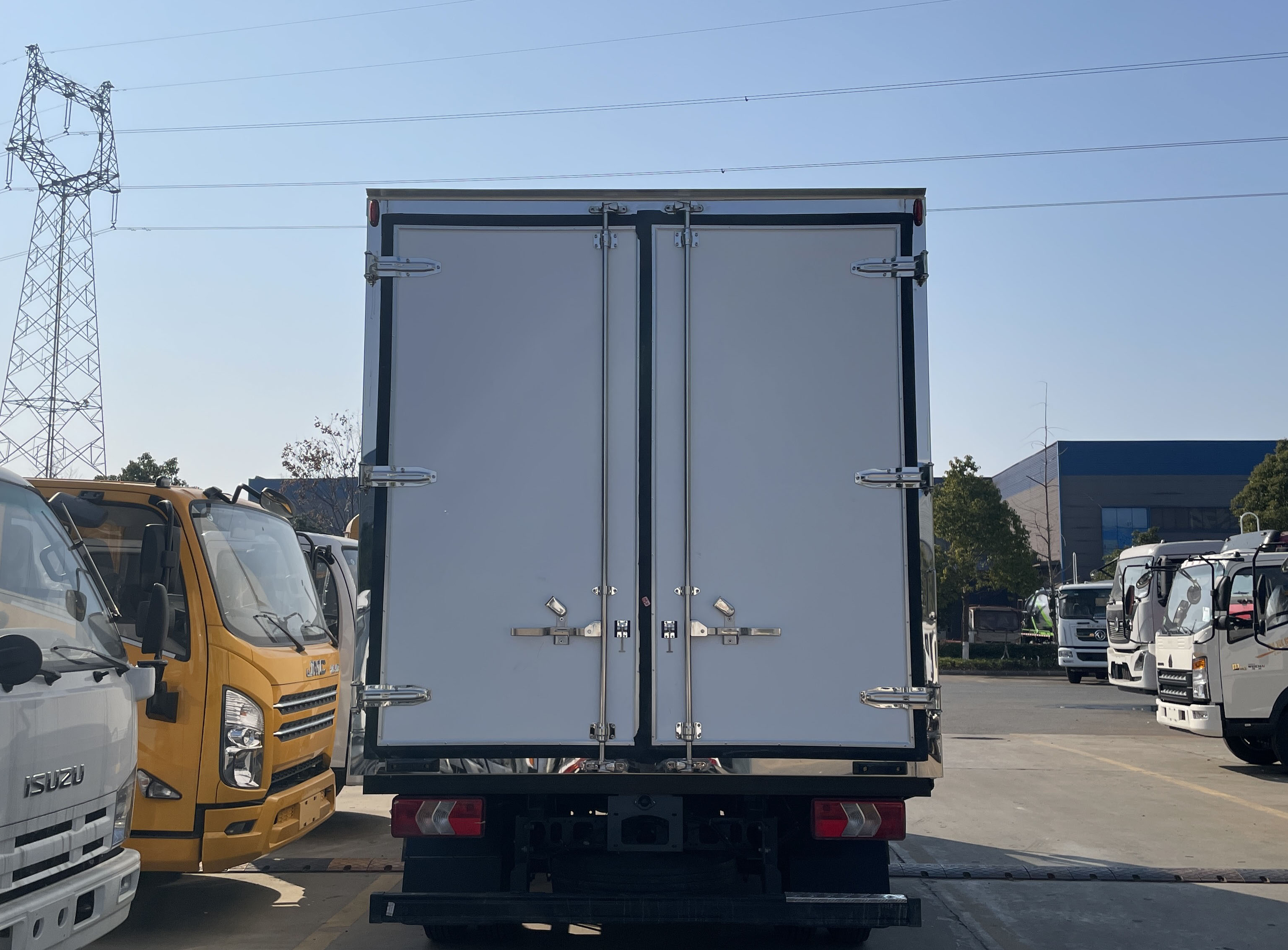 江鈴凱運(yùn)4米冷藏車圖片5