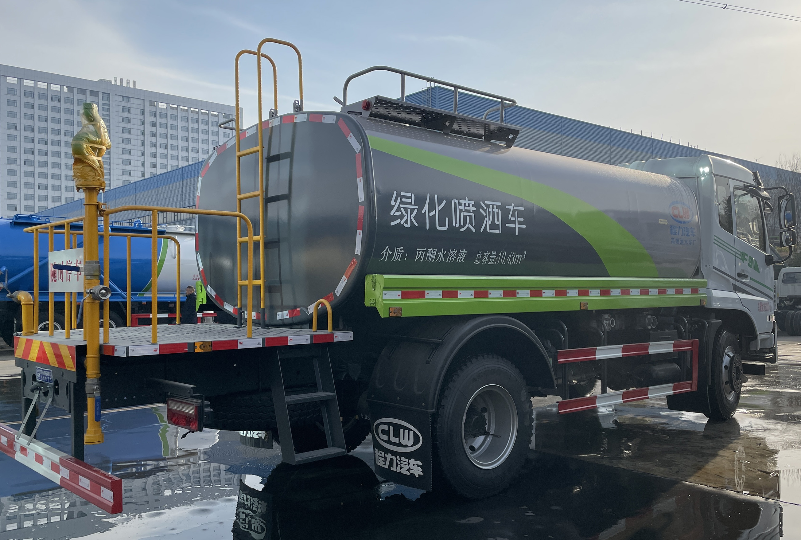 新款東風福瑞卡10-11方綠化噴灑灑水車圖片4