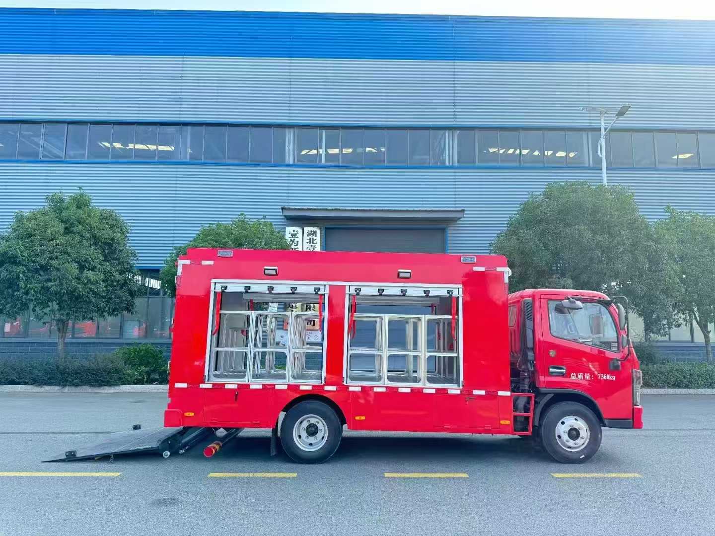 東風多利卡高端裝備運輸車圖片4